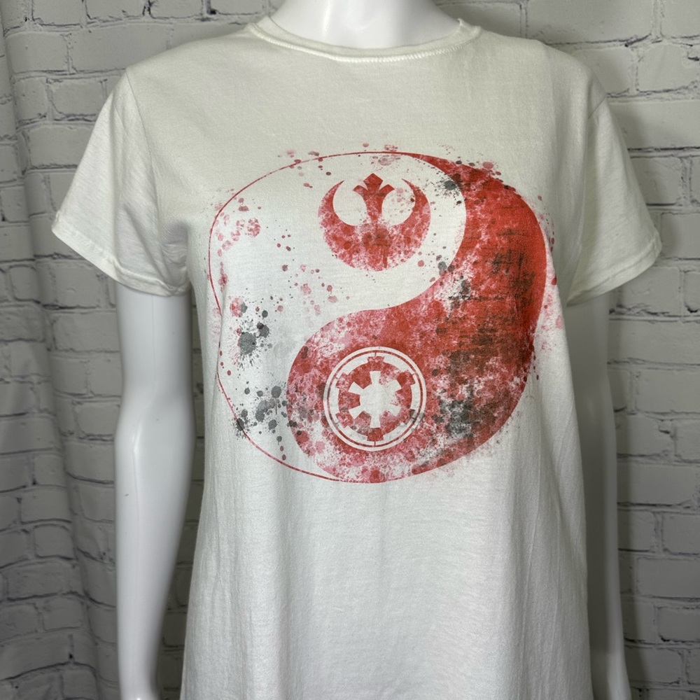 White and pink Ying Yang T-shirt